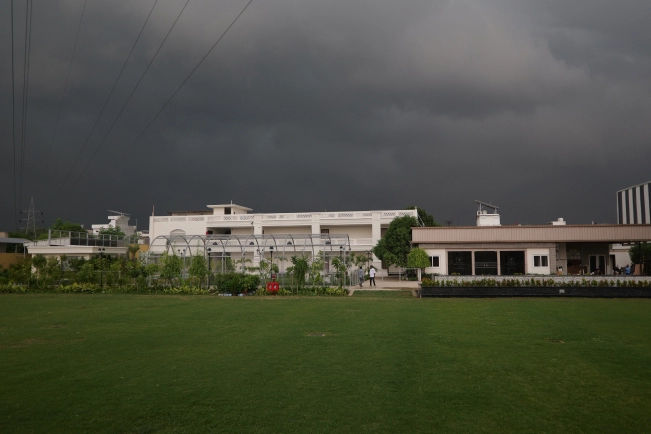 Grand Lawn