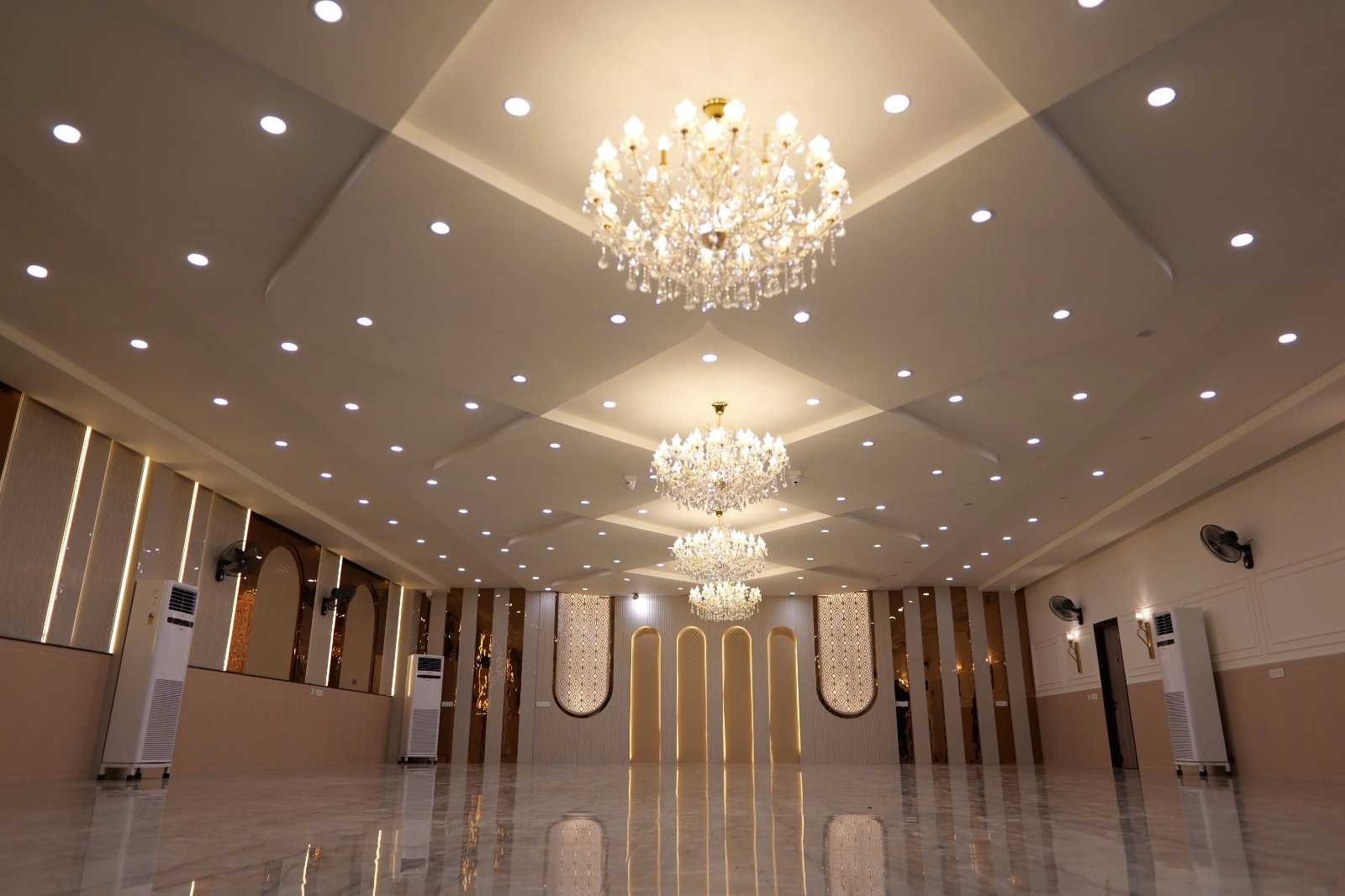 Crown Hall (Grand Venue)